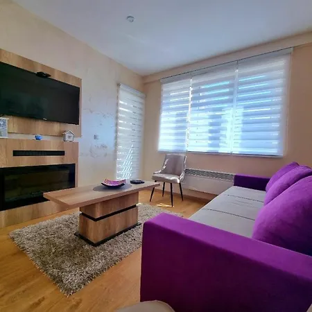 Gondola 44 Apartment *